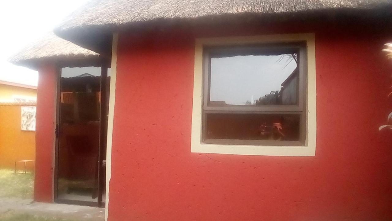 Authentic Bicycle Tours And Backpackers Hostel Soweto Buitenkant foto
