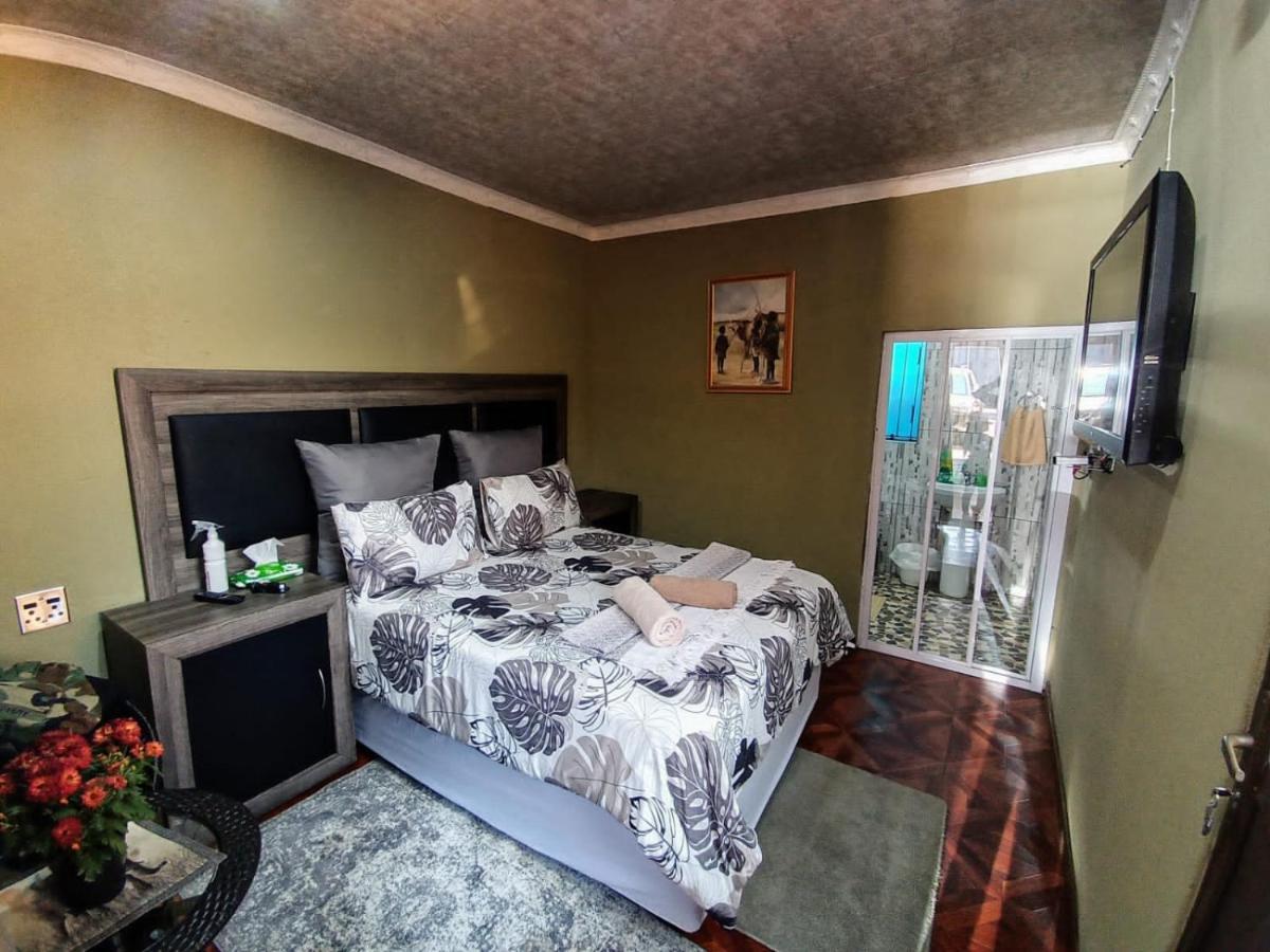 Authentic Bicycle Tours And Backpackers Hostel Soweto Buitenkant foto