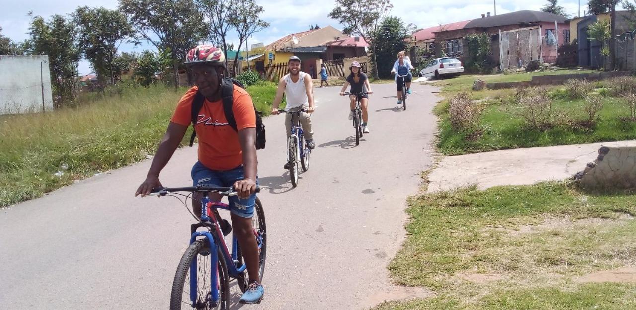 Authentic Bicycle Tours And Backpackers Hostel Soweto Buitenkant foto