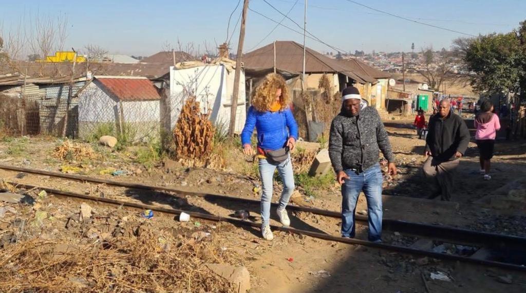 Authentic Bicycle Tours And Backpackers Hostel Soweto Buitenkant foto