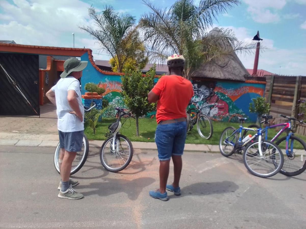 Authentic Bicycle Tours And Backpackers Hostel Soweto Buitenkant foto