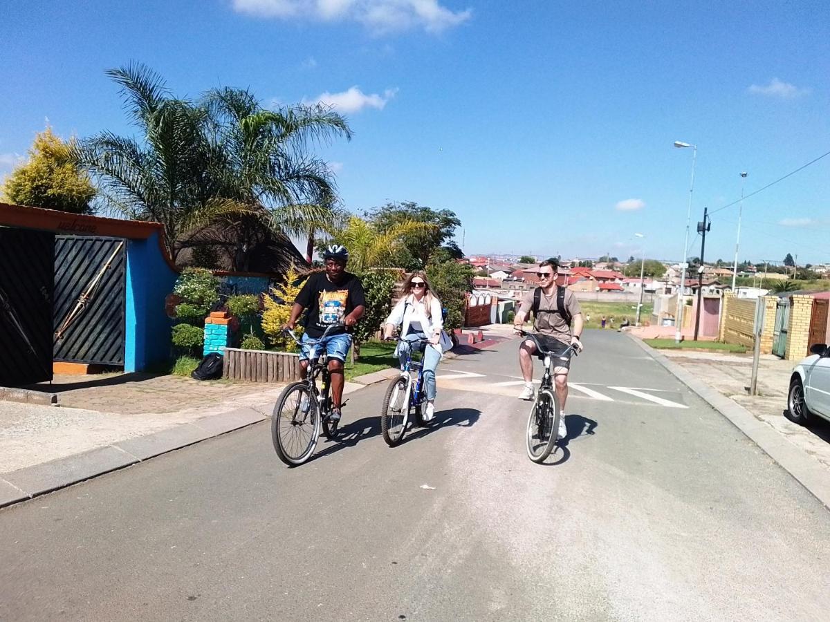 Authentic Bicycle Tours And Backpackers Hostel Soweto Buitenkant foto
