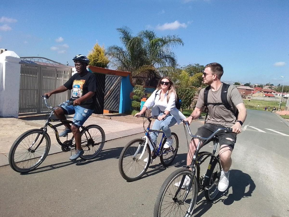 Authentic Bicycle Tours And Backpackers Hostel Soweto Buitenkant foto