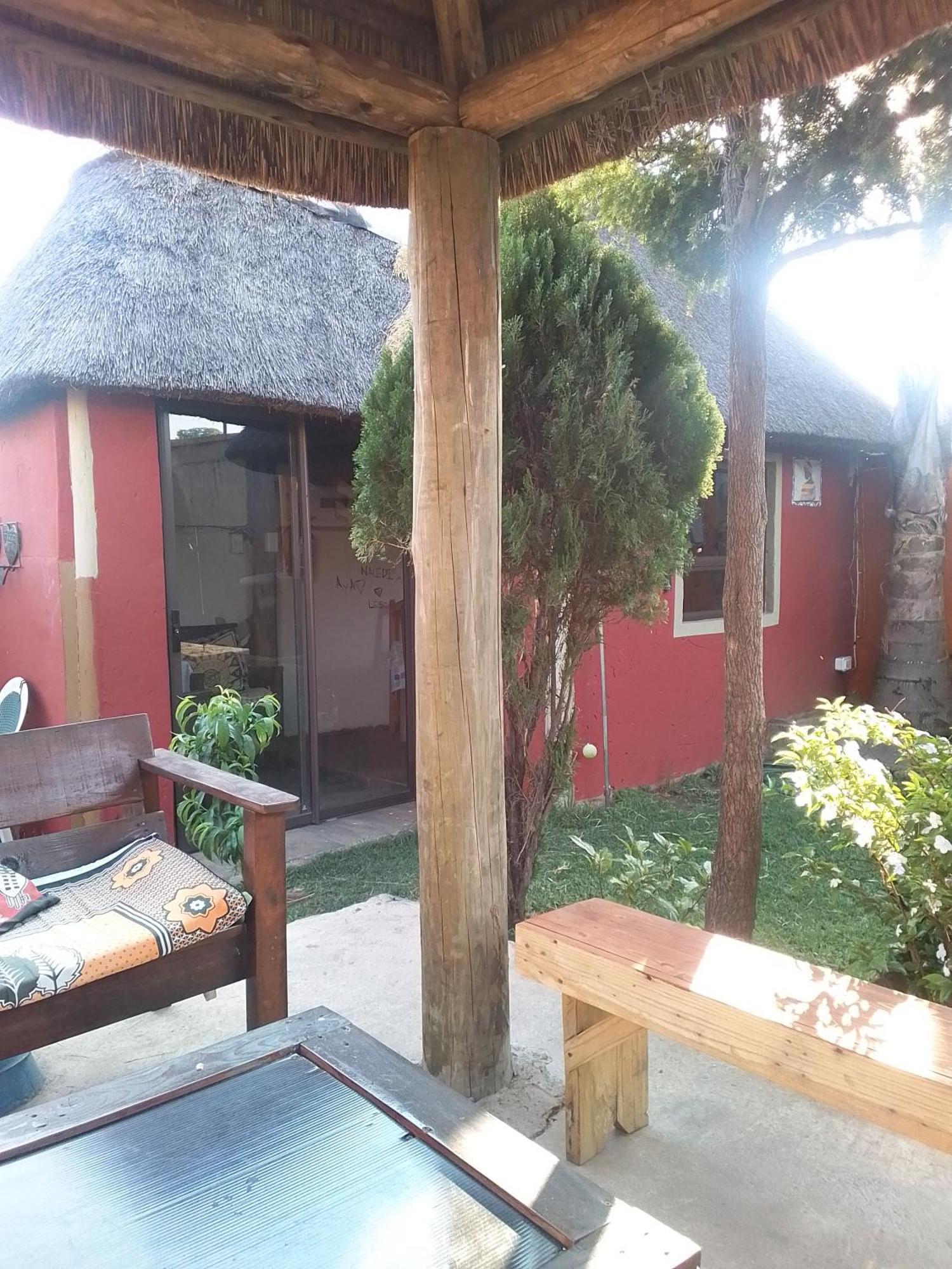 Authentic Bicycle Tours And Backpackers Hostel Soweto Buitenkant foto