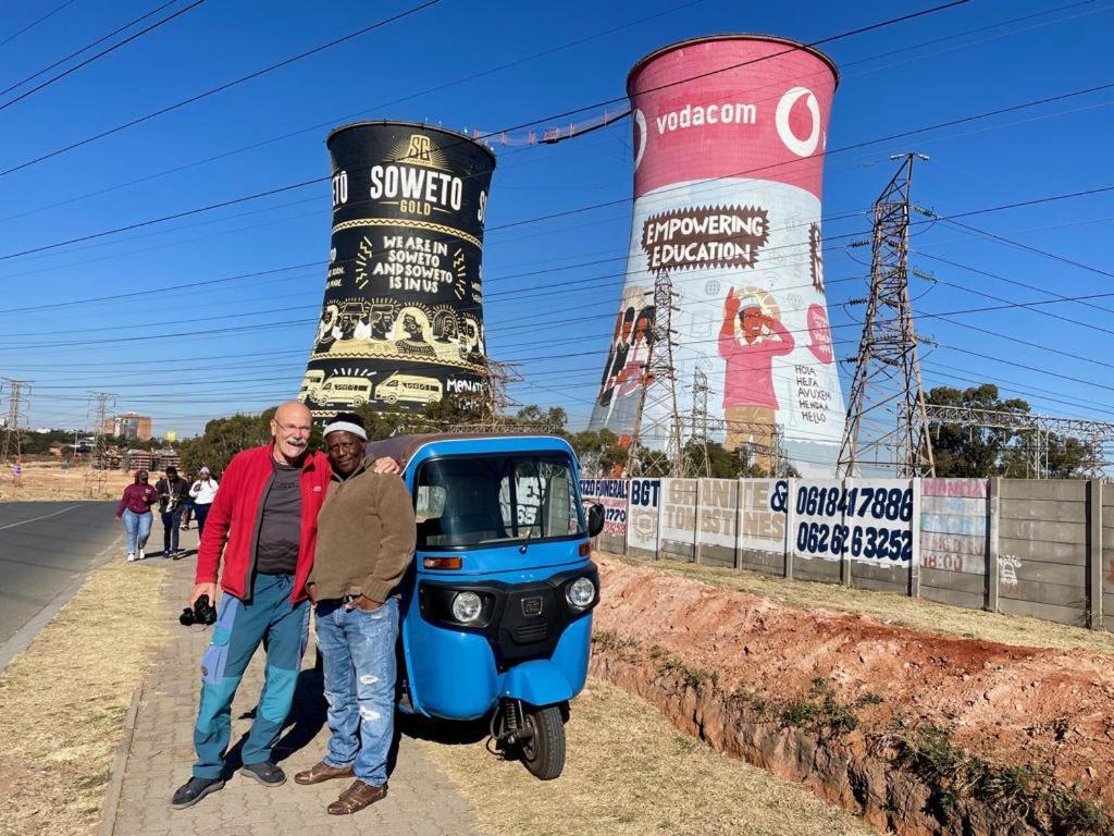 Authentic Bicycle Tours And Backpackers Hostel Soweto Buitenkant foto
