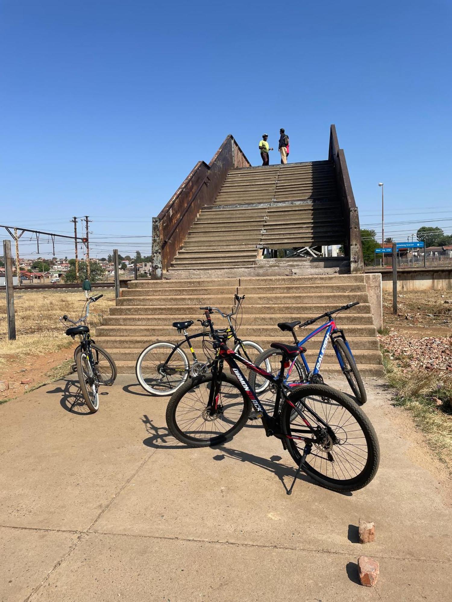 Authentic Bicycle Tours And Backpackers Hostel Soweto Buitenkant foto