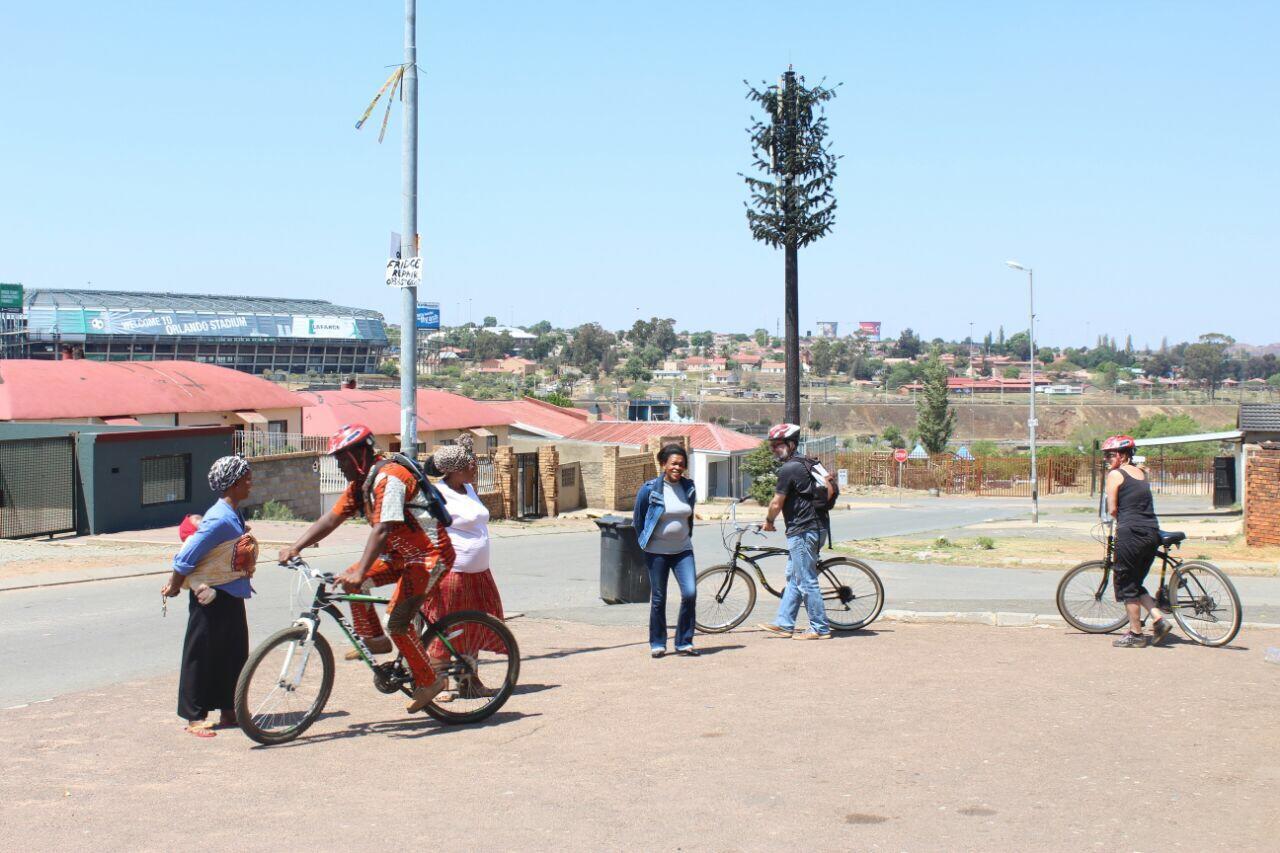 Authentic Bicycle Tours And Backpackers Hostel Soweto Buitenkant foto