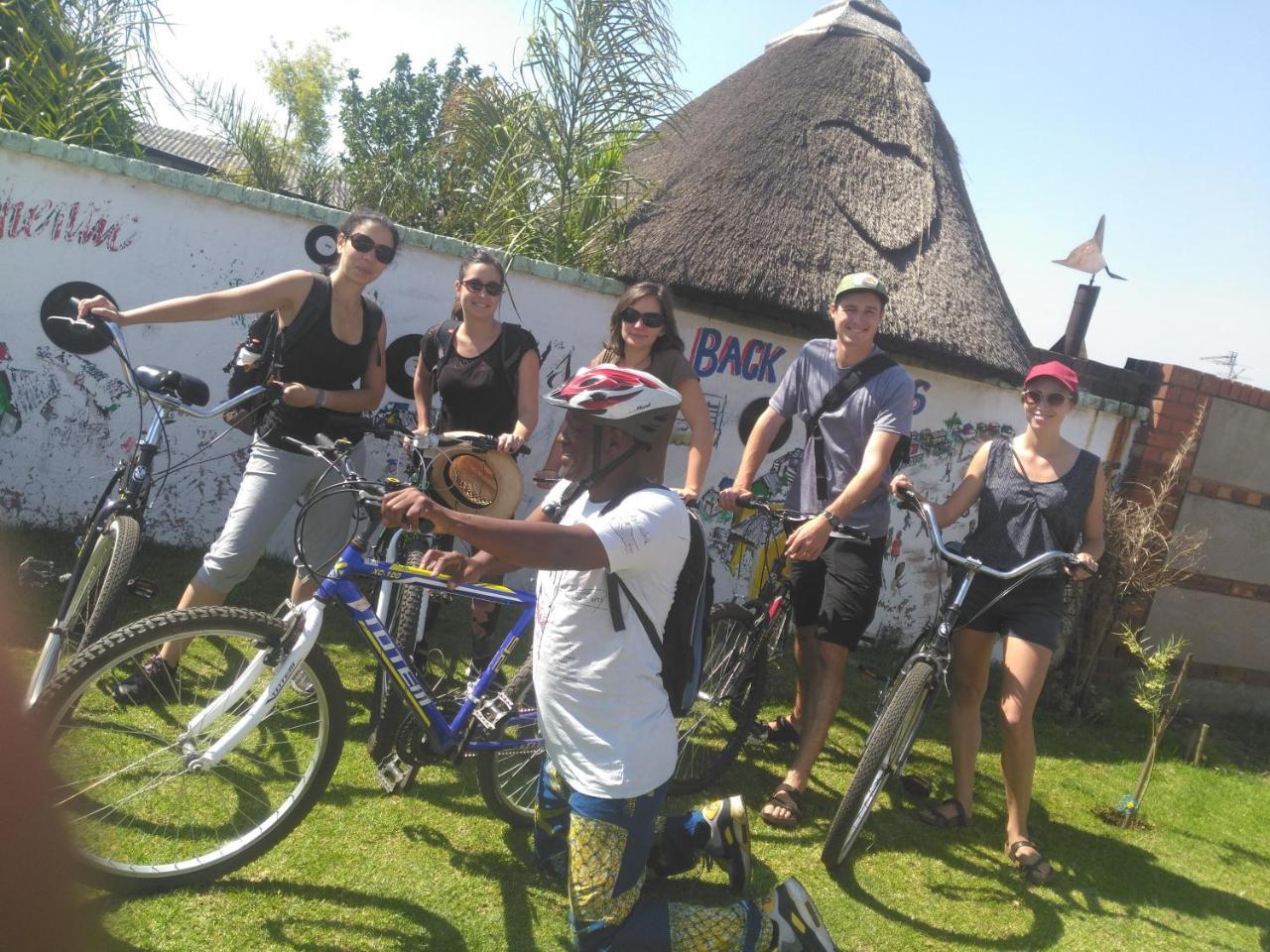 Authentic Bicycle Tours And Backpackers Hostel Soweto Buitenkant foto