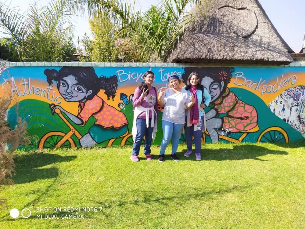 Authentic Bicycle Tours And Backpackers Hostel Soweto Buitenkant foto